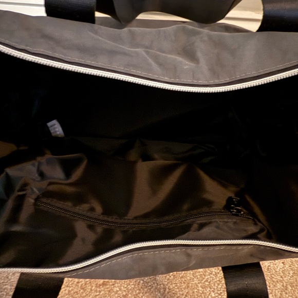 Biaggi Charcoal Travel Tote Bag- expanding and self storing - Picture 4 of 7